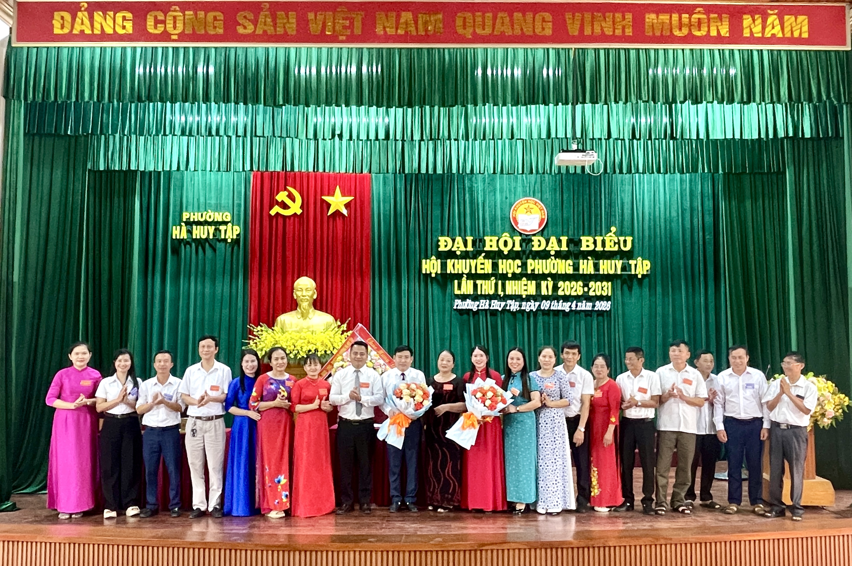 QUYẾT TÂM XÂY DỰNG XÃ HỘI HỌC TẬP XỨNG DANH PHƯỜNG MANG TÊN CỐ TỔNG BÍ THƯ HÀ HUY TẬP