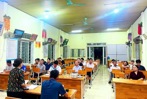 CÁC CHI BỘ TRÊN ĐỊA BÀN PHƯỜNG HÀ HUY TẬP TỔ CHỨC SINH HOẠT SÂU RỘNG GÓP Ý DỰ THẢO BÁO CÁO CHÍNH TRỊ VÀ BẦU ĐẠI BIỂU DỰ ĐẠI HỘI ĐẢNG BỘ PHƯỜNG LẦN THỨ I, NHIỆM KỲ 2025-2030
