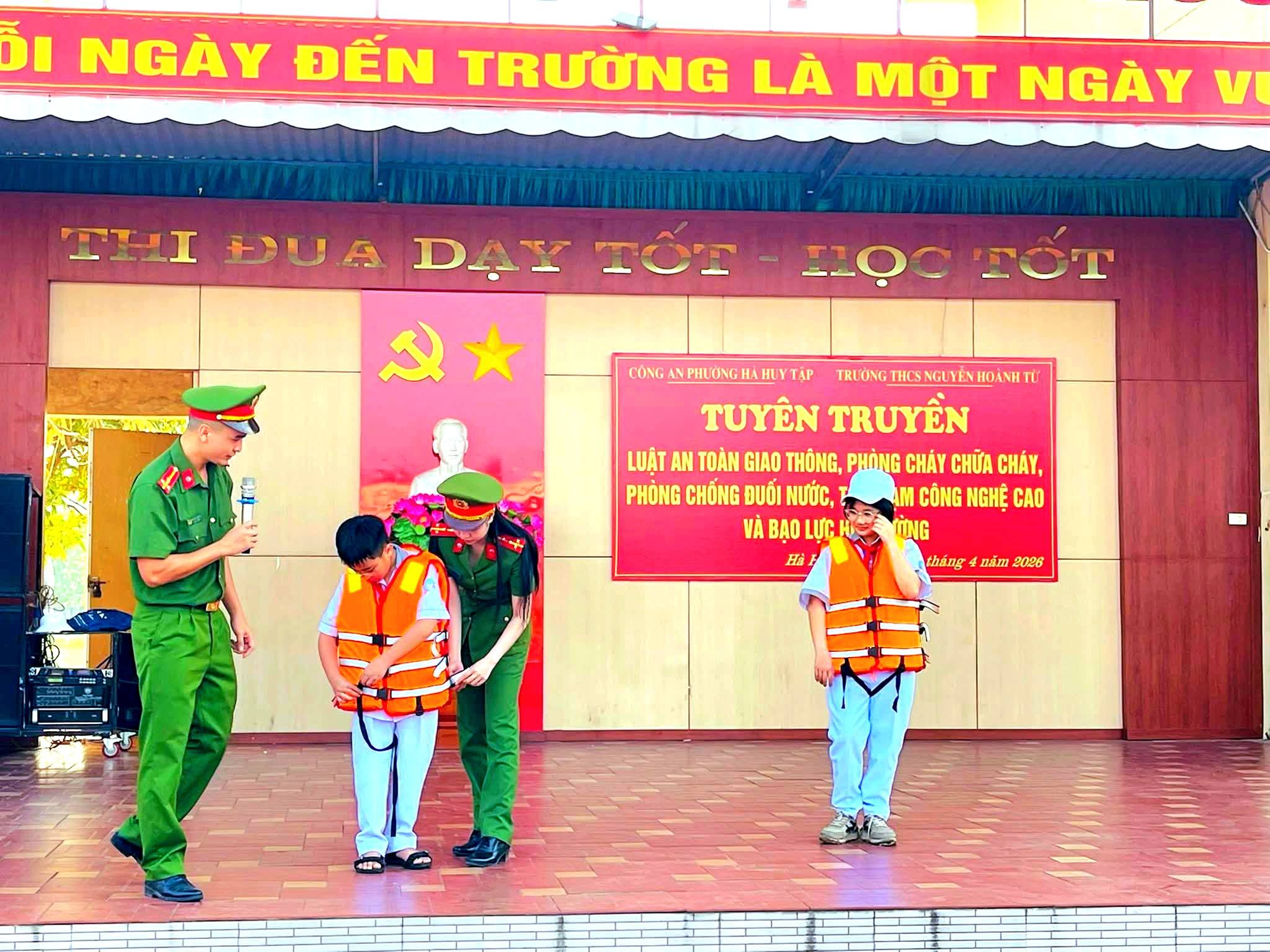 TUYÊN TRUYỀN, GIÁO DỤC PHÁP LUẬT CHO HỌC SINH TRƯỜNG THCS NGUYỄN HOÀNH TỪ