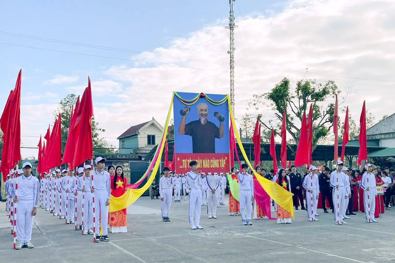 SÔI NỔI GIẢI KÉO CO, CHẠY VIỆT DÃ NAM - NỮ TRONG KHUÔN KHỔ ĐẠI HỘI THỂ DỤC THỂ THAO PHƯỜNG HÀ HUY TẬP LẦN THỨ NHẤT