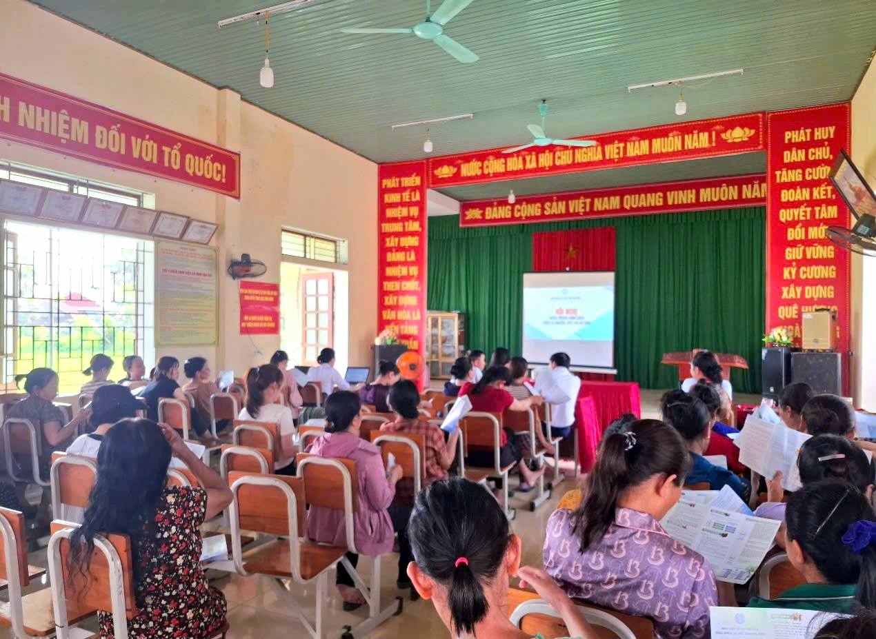 TUYÊN TRUYỀN CHÍNH SÁCH BHXH TỰ NGUYỆN, BHYT VÀ HƯỚNG DẪN CÀI ĐẶT ỨNG DỤNG VNEID CHO NGƯỜI DÂN TẠI TỔ DÂN PHỐ KỲ PHONG