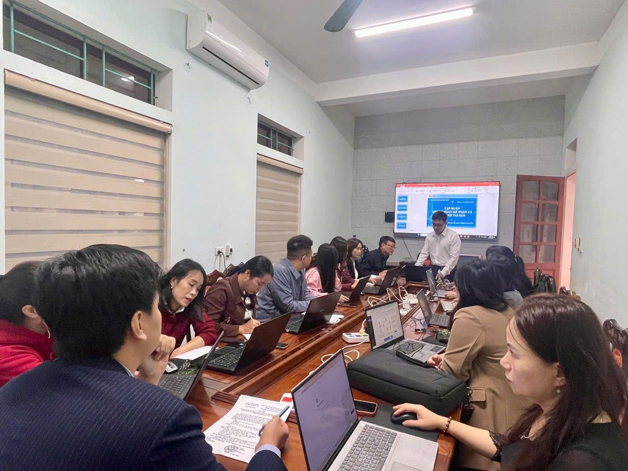 NÂNG CAO NGHIỆP VỤ VỀ CÔNG TÁC QUẢN LÝ QUYẾT TOÁN NGÂN SÁCH TỔNG KIỂM KÊ TÀI SẢN CHO CÁC ĐƠN VỊ TRÊN ĐỊA BÀN PHƯỜNG HÀ HUY TẬP