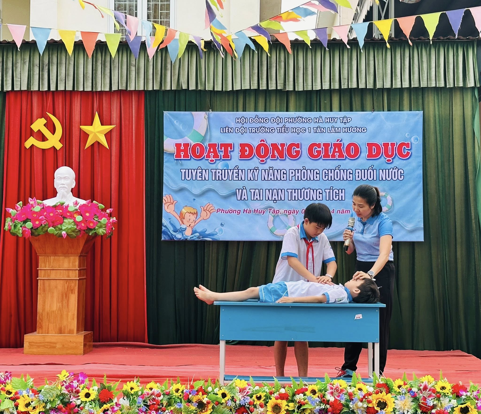 PHƯỜNG HÀ HUY TẬP TĂNG CƯỜNG TUYÊN TRUYỀN, TRANG BỊ KỸ NĂNG PHÒNG, CHỐNG ĐUỐI NƯỚC CHO HỌC SINH