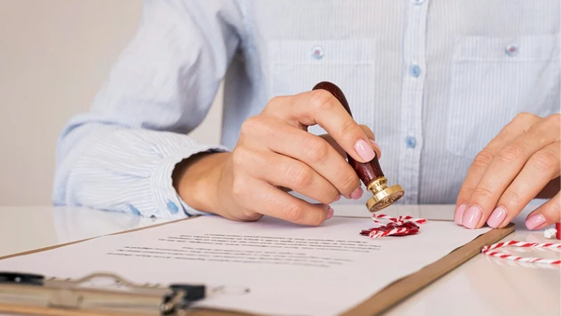 Hướng dẫn thủ tục chứng thực giao dịch là động sản, quyền sử dụng đất, nhà ở cấp xã mới nhất 2026