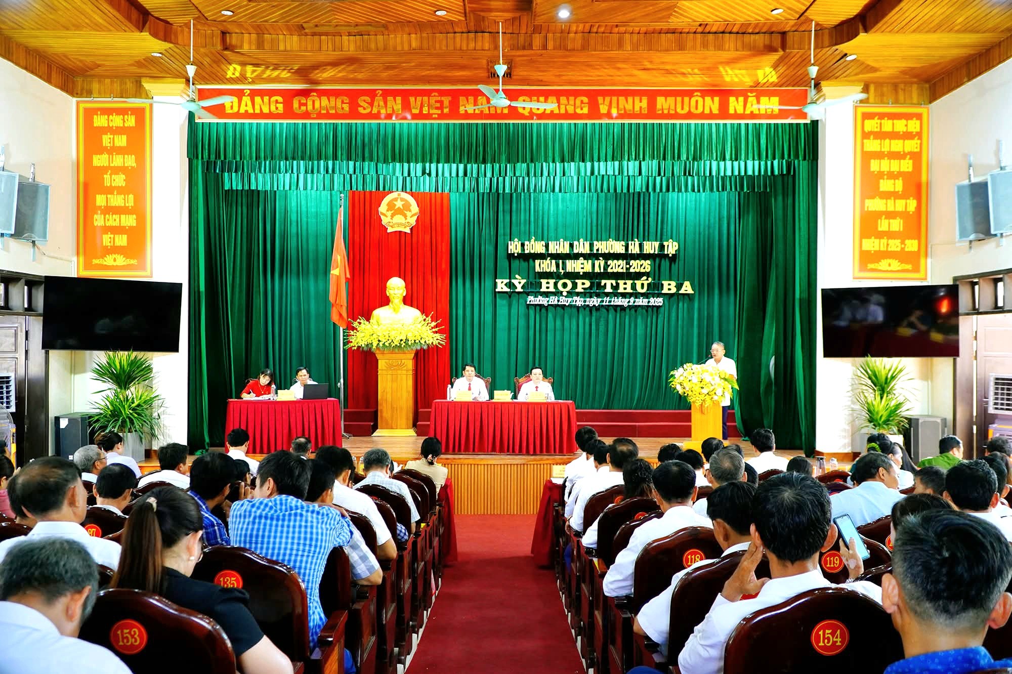 KỲ HỌP THỨ 3 HĐND PHƯỜNG HÀ HUY TẬP: THẢO LUẬN, QUYẾT NGHỊ NHIỀU NỘI DUNG QUAN TRỌNG, QUYẾT TÂM HOÀN THÀNH MỤC TIÊU NĂM 2025