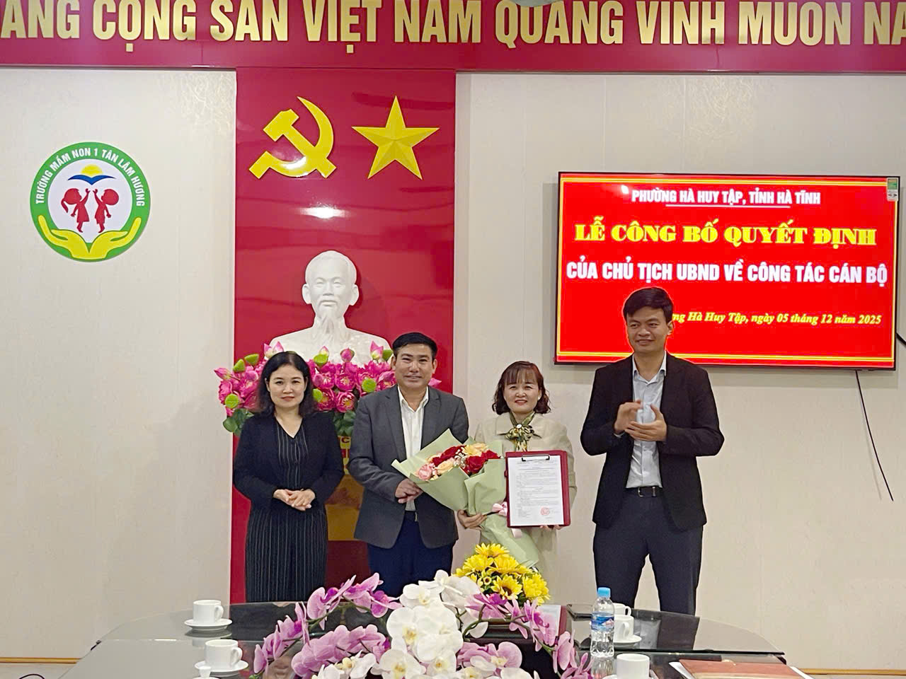 PHƯỜNG HÀ HUY TẬP CÔNG BỐ QUYẾT ĐỊNH BỔ NHIỆM HIỆU TRƯỜNG MẦM NON 1 TÂN LÂM HƯƠNG