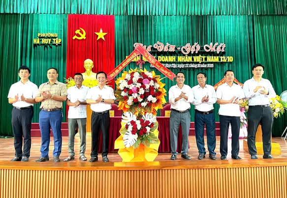 PHƯỜNG HÀ HUY TẬP GẶP MẶT, TỌA ĐÀM NHÂN NGÀY DOANH NHÂN VIỆT NAM 13/10