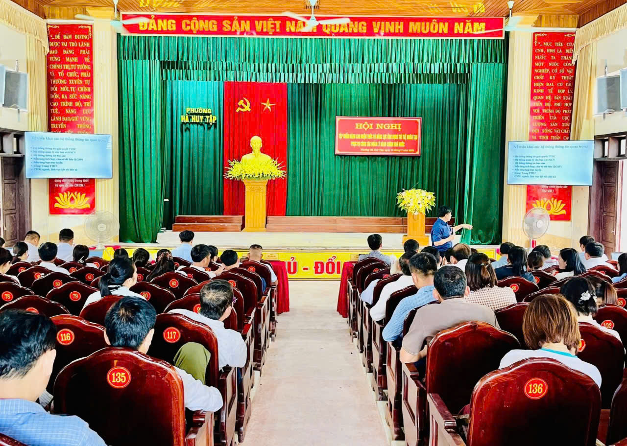 HỘI NGHỊ TẬP HUẤN NÂNG CAO NĂNG LỰC ỨNG DỤNG TRÍ TUỆ NHÂN TẠO TRONG QUẢN LÝ NHÀ NƯỚC