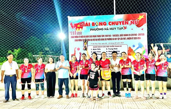 SÔI NỔI GIẢI BÓNG CHUYỀN NỮ CHÀO MỪNG 80 NĂM CÁCH MẠNG THÁNG 8, QUỐC KHÁNH 02/9 VÀ CHÀO MỪNG THÀNH CÔNG ĐẠI HỘI ĐẢNG BỘ PHƯỜNG HÀ HUY TẬP LẦN THỨ NHẤT