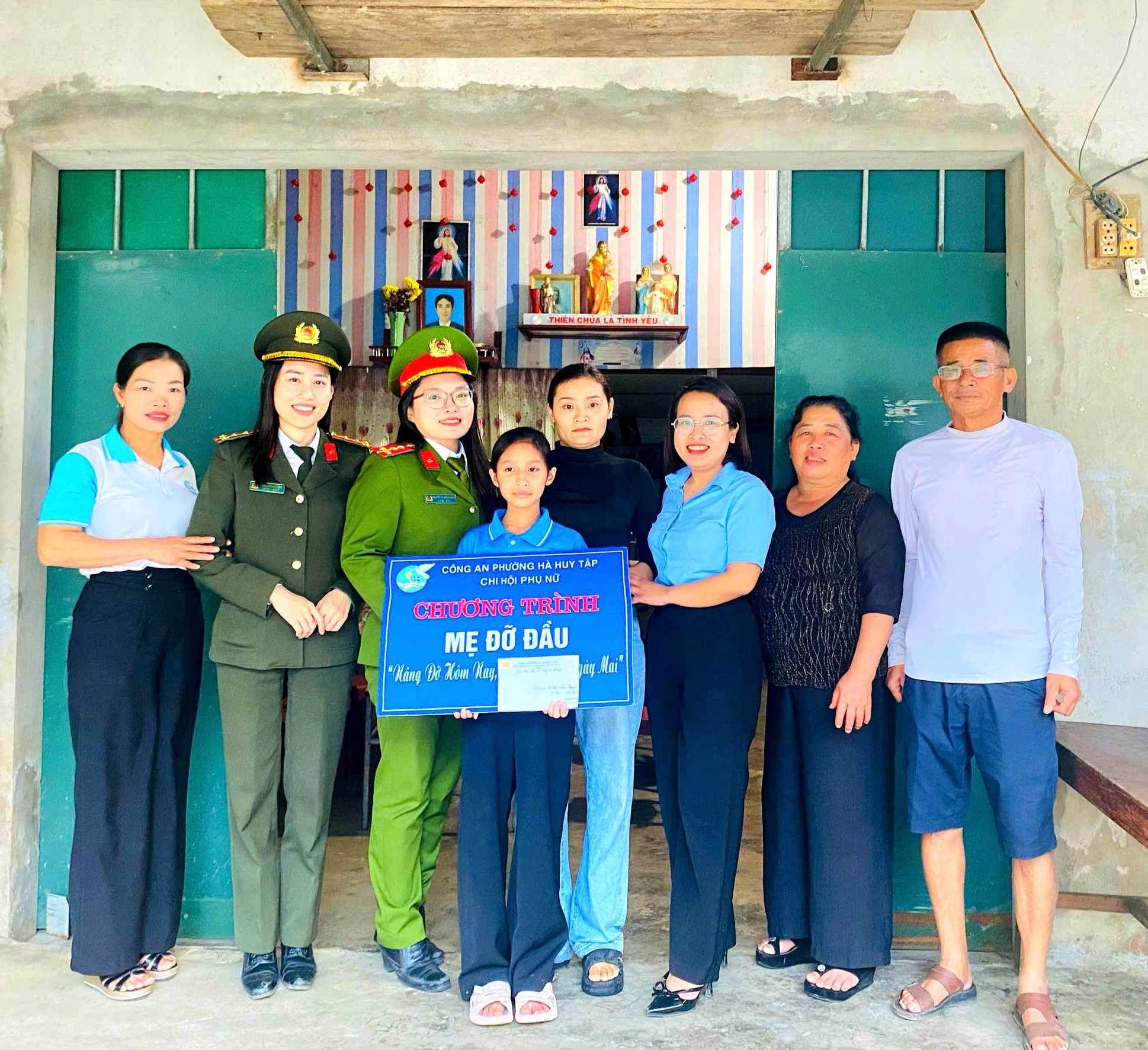 CHI HỘI PHỤ NỮ CÔNG AN PHƯỜNG HÀ HUY TẬP: TỎA SÁNG VAI TRÒ NỮ CHIẾN SĨ CÔNG AN CƠ SỞ TRONG PHONG TRÀO HOẠT ĐỘNG HỘI VÀ NHIỆM VỤ CHUYÊN MÔN