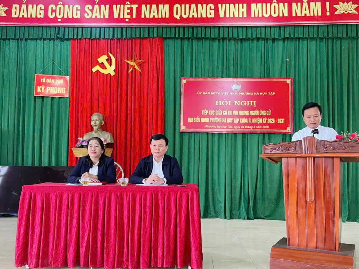 CÁC ỨNG CỬ VIÊN ĐẠI BIỂU HĐND PHƯỜNG HÀ HUY TẬP KHÓA II TIẾP XÚC CỬ TRI, TRÌNH BÀY CHƯƠNG TRÌNH HÀNH ĐỘNG