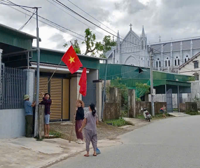 PHÁT HUY VAI TRÒ TỔ CHỨC ĐẢNG VÙNG GIÁO Ở CHI BỘ 17, PHƯỜNG HÀ HUY TẬP