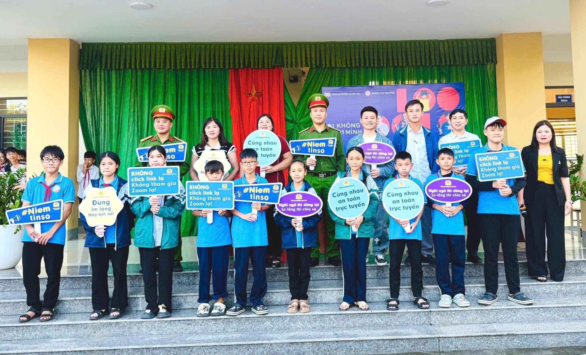 Công an phường Hà Huy Tập tổ chức buổi "workshop" chủ đề "Không một mình - cùng nhau an toàn trực tuyến" 