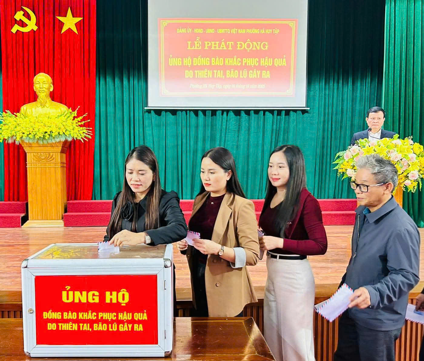 PHƯỜNG HÀ HUY TẬP TỔ CHỨC LỄ PHÁT ĐỘNG ỦNG HỘ ĐỒNG BÀO KHẮC PHỤC HẬU QUẢ THIÊN TAI, BÃO LŨ