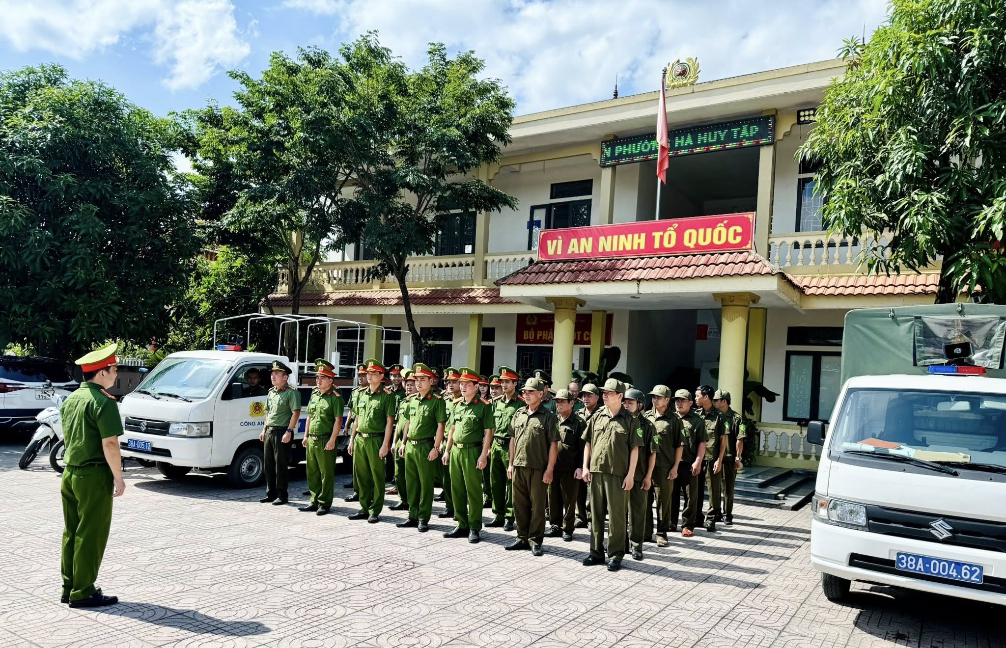 Lễ ra quân tấn công trấn áp tội phạm, bảo đảm an ninh, an toàn Đại hội Đảng các cấp và các sự kiện chính trị trọng đại năm 2025.
