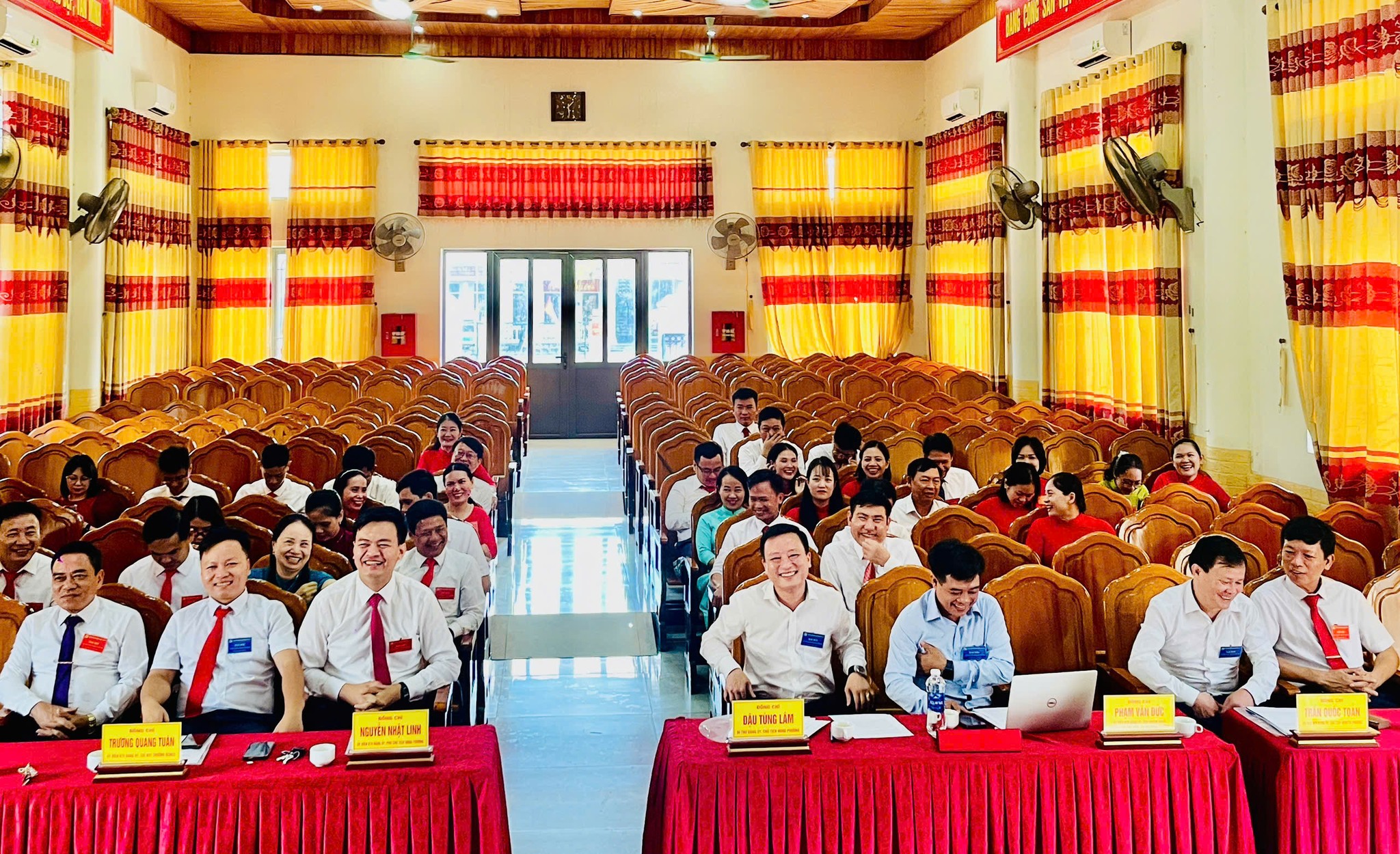ĐẢNG BỘ UBND PHƯỜNG HÀ HUY TẬP: ĐOÀN KẾT, GƯƠNG MẪU, SÁNG TẠO VÌ MỤC TIÊU PHÁT TRIỂN BỀN VỮNG