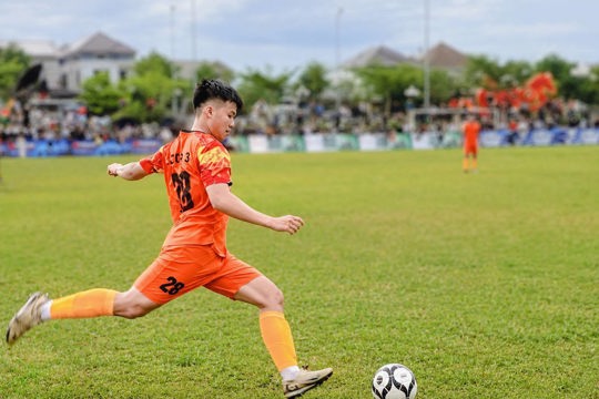 FC Tổ dân phố 4 và FC Tổ dân phố 5 chắc vé vào vòng trong  