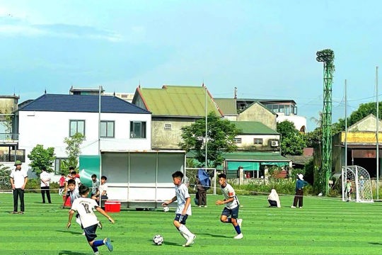 Thắng 4-1 trước Can Lộc, đội bóng đá Nam thiếu niên phường Hà Huy Tập hiên ngang tiến vào bán kết