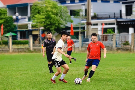 FC Tổ dân phố 7 ngược dòng hạ FC Tổ dân phố 9, FC Tổ dân phố 10 và FC Tổ dân phố 11 bất phân thắng bại