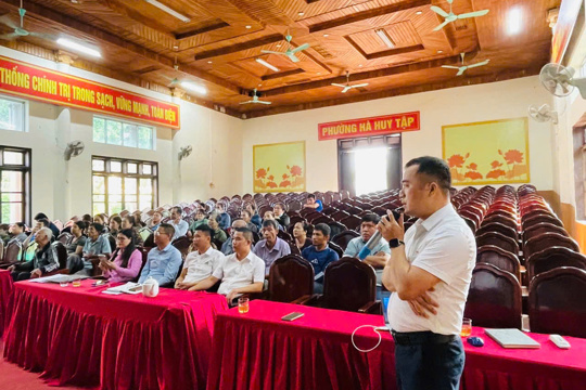 Tập huấn phát triển chăn nuôi gà sinh kế cho các hộ dân thuộc diện ưu tiên giảm nghèo bền vững