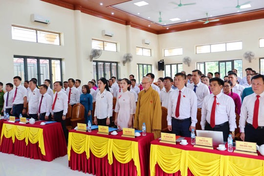Phó chủ tịch HĐND tỉnh Nguyễn Thị Việt Hà dự khai mạc kỳ họp thứ 3 của HĐND phường Hà Huy Tập khóa II, nhiệm kỳ 2026 - 2031   