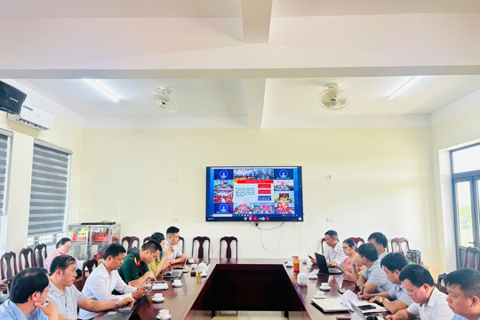 Đảng ủy phường Hà Huy Tập tiếp sóng trực tuyến lớp bồi dưỡng nâng cao năng lực cán bộ cơ sở theo hướng kiến tạo, thực tiễn, hiện đại