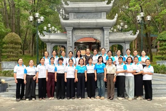 Cán bộ hội LHPN phường Hà Huy Tập hành hương về các “địa chỉ đỏ” – lan tỏa giá trị truyền thống, bồi đắp lý tưởng cách mạng