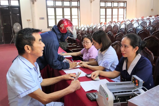 Phường Hà Huy Tập chi trả hơn 1,4 tỷ đồng bồi thường dự án thoát lũ Hồ Kẻ Gỗ