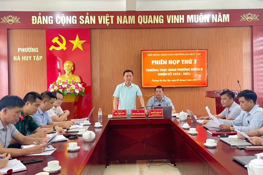 Thường trực Hội đồng Nhân dân phường Hà Huy Tập tổ chức phiên họp lần thứ III3 