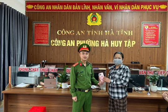 Công an phường Hà Huy Tập nhanh chóng hỗ trợ người dân tìm lại tài sản bị đánh rơi 