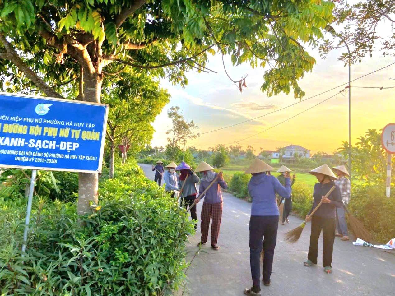 Hội LHPN phường Hà Huy Tập hưởng ứng phong trào "Toàn dân chung tay bảo vệ môi trường, vì một Việt Nam xanh - sạch - đẹp"