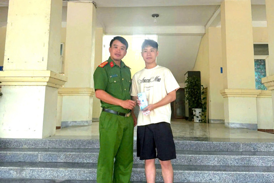 Lan tỏa nghĩa cử đẹp từ hành động nhặt được của rơi, trả lại người đánh mất