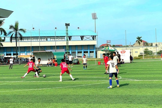 Bản lĩnh trên chấm luân lưu, đội bóng đá Nam Thiếu niên phường Hà Huy Tập giành vé vào tứ kết