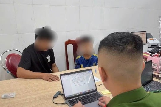 Kịp thời ngăn chặn hành vi ném đá từ cầu vượt xuống đường cao tốc 