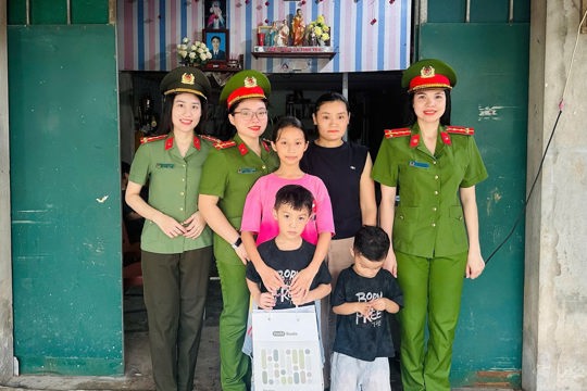 Công an phường Hà Huy Tập: Lan tỏa yêu thương từ những việc làm thiết thực vì trẻ em có hoàn cảnh khó khăn