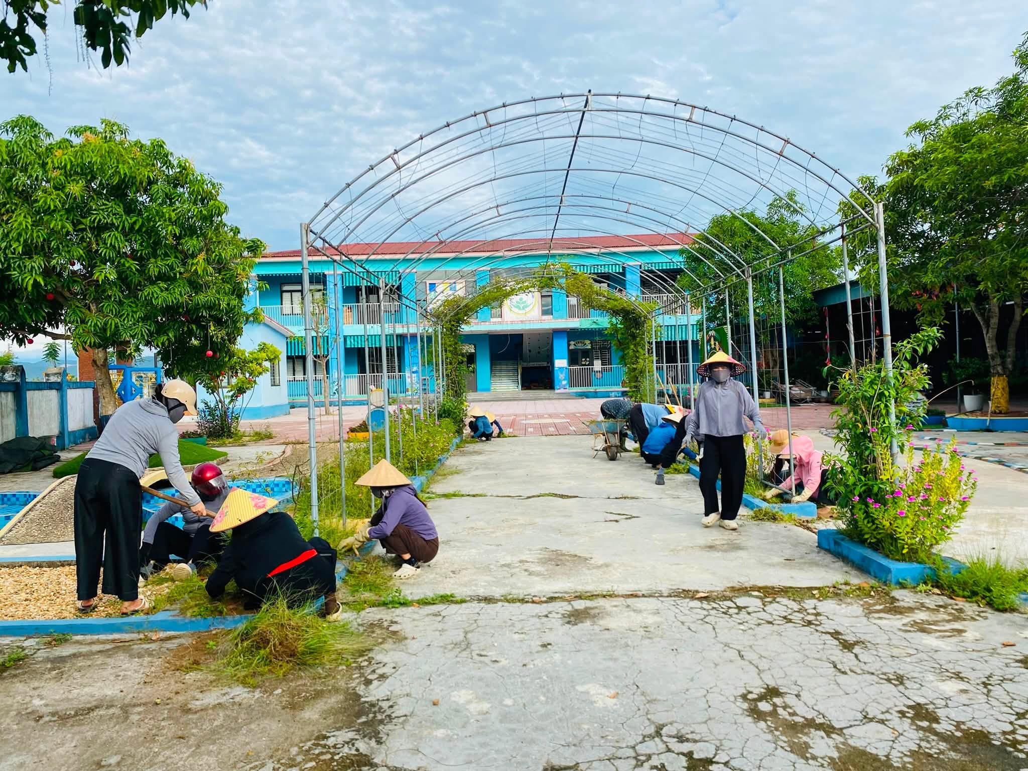 Các trường học tất bật chỉnh trang khuôn viên, sẵn sàng chào đón năm học mới