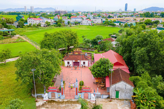 Một số hình ảnh về khu di tích cấp quốc gia: Quần thể mộ và đền thờ Nguyễn Hoành Từ - Tổ dân phố Bình Tiến, phường Hà Huy Tập