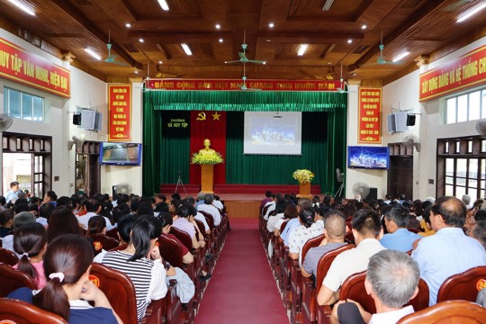 Đảng ủy phường Hà Huy Tập tổ chức điểm cầu trực tuyến tham gia Hội nghị toàn quốc nghiên cứu, học tập, quán triệt và triển khai thực hiện Nghị quyết số 10-NQ/TW ngày 08/6/2026 của Bộ Chính trị về phát triển kinh tế có vốn đầu tư nước ngoài
