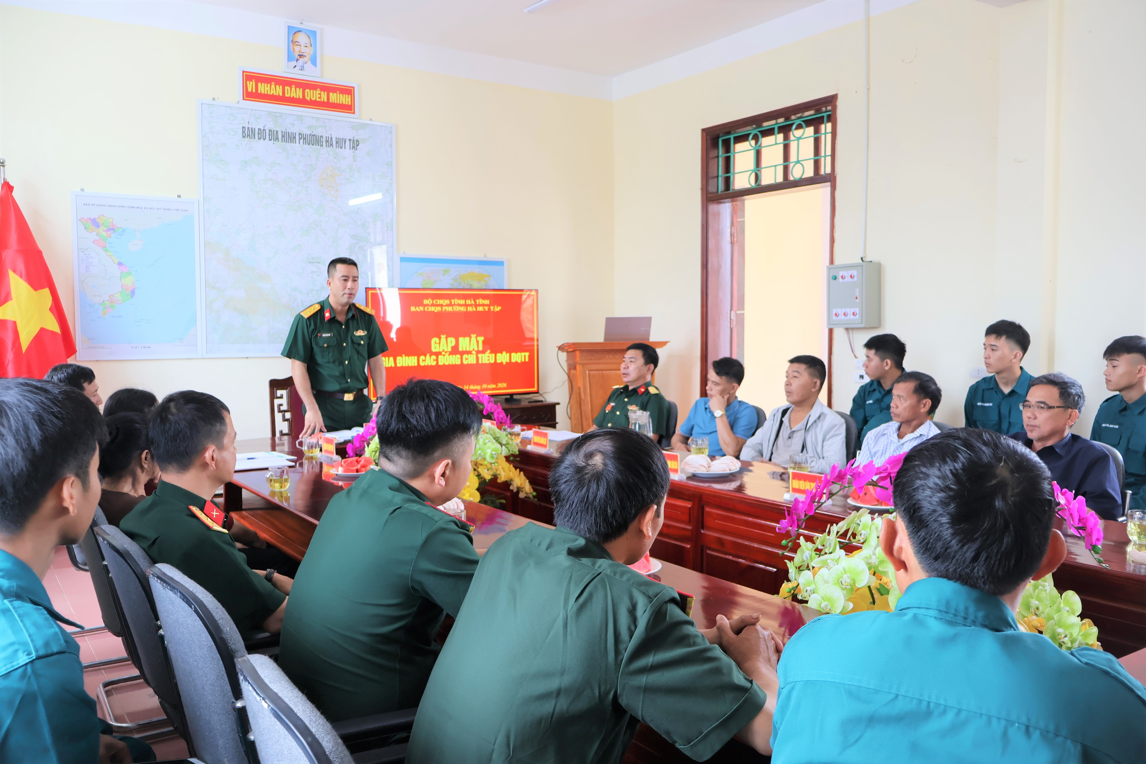 Ban Chỉ huy Quân sự phường Hà Huy Tập tổ chức gặp mặt gia đình chiến sĩ Tiểu đội Dân quân thường trực