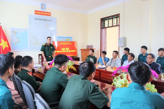 Ban Chỉ huy Quân sự phường Hà Huy Tập tổ chức gặp mặt gia đình chiến sĩ Tiểu đội Dân quân thường trực