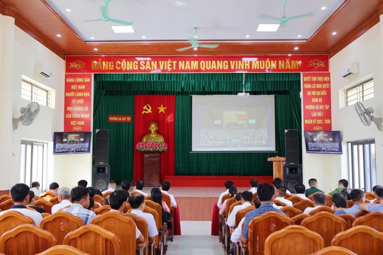 phường Hà Huy Tập kết nối đường truyền trực tuyến tham gia Hội nghị toàn quốc sơ kết 01 năm vận hành mô hình tổ chức tổng thể của hệ thống chính trị và mô hình chính quyền 3 cấp