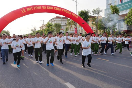 Gần 250 Cán bộ, CCVC phường Hà Huy tập tham gia Lễ mít tinh và giải chạy phòng, chống ma tuý năm 2026