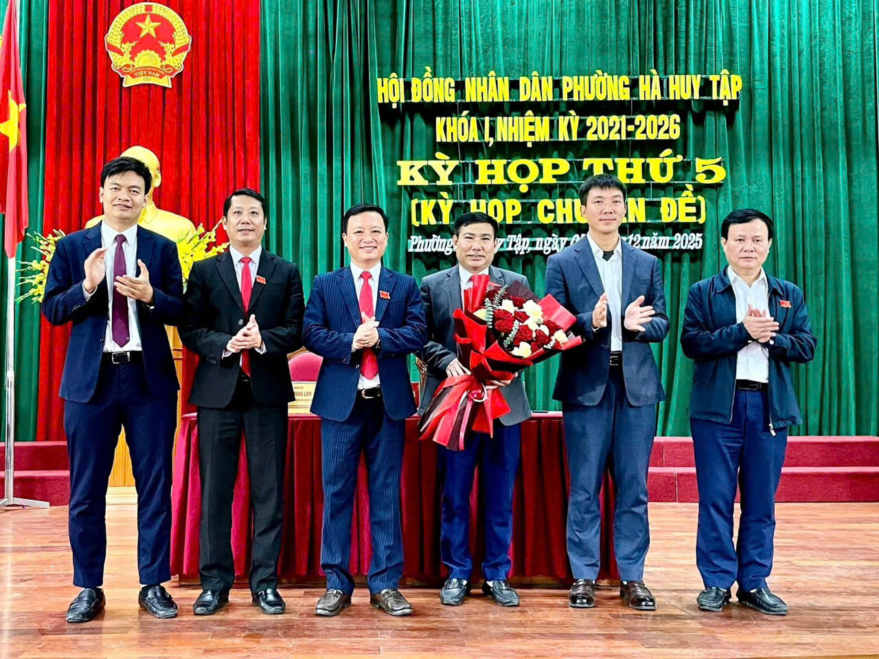 ĐỒNG CHÍ PHẠM MẠNH HIỀN ĐƯỢC BẦU GIỮ CHỨC PHÓ CHỦ TỊCH UBND PHƯỜNG HÀ HUY TẬP 