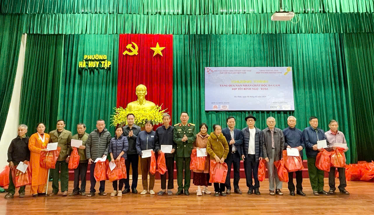 TẠP CHÍ DA CAM VIỆT NAM TRAO QUÀ TẾT BÍNH NGỌ 2026 CHO NẠN NHÂN CHẤT ĐỘC DA CAM 