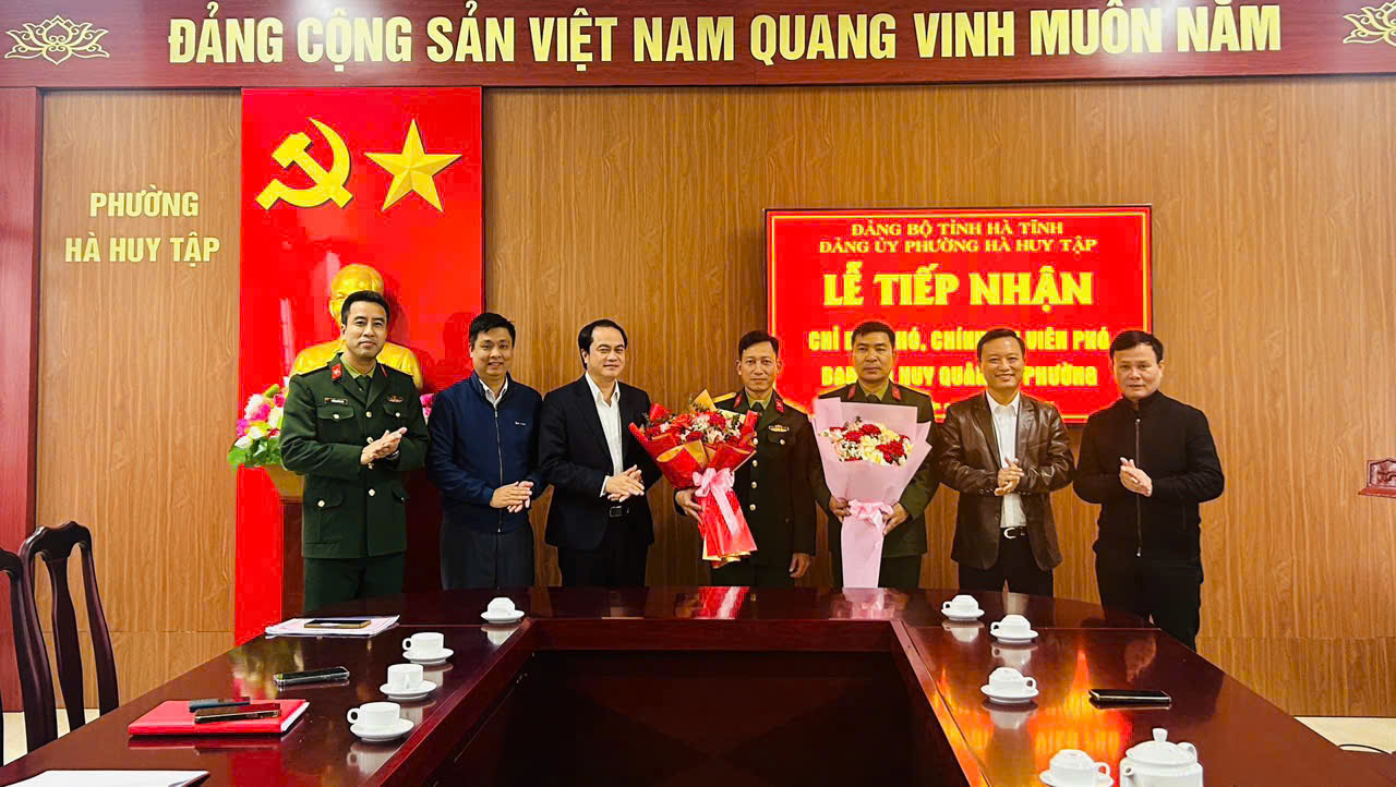 ĐẢNG UỶ PHƯỜNG HÀ HUY TẬP TIẾP NHẬN CHỈ HUY PHÓ, CHÍNH TRỊ VIÊN PHÓ BAN CHQS PHƯỜNG 