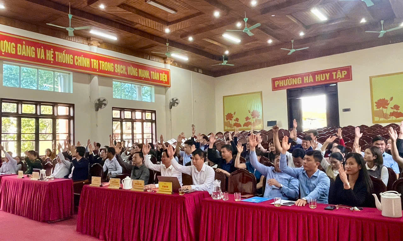 PHƯỜNG HÀ HUY TẬP TỔ CHỨC LẤY Ý KIẾN CỬ TRI NƠI CÔNG TÁC ĐỐI VỚI NGƯỜI  ĐƯỢC GIỚI THIỆU ỨNG CỬ ĐẠI BIỂU HĐND PHƯỜNG KHOÁ II, NHIỆM KỲ 2026-2031