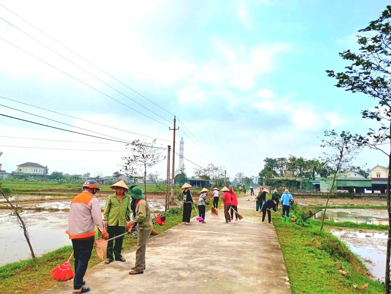 KHÍ THẾ RA QUÂN TỔNG VỆ SINH MÔI TRƯỜNG, CHỈNH TRANG ĐÔ THỊ TRÊN ĐỊA BÀN PHƯỜNG HÀ HUY TẬP TRONG NGÀY ĐẦU PHÁT ĐỘNG CHIẾN DỊCH 