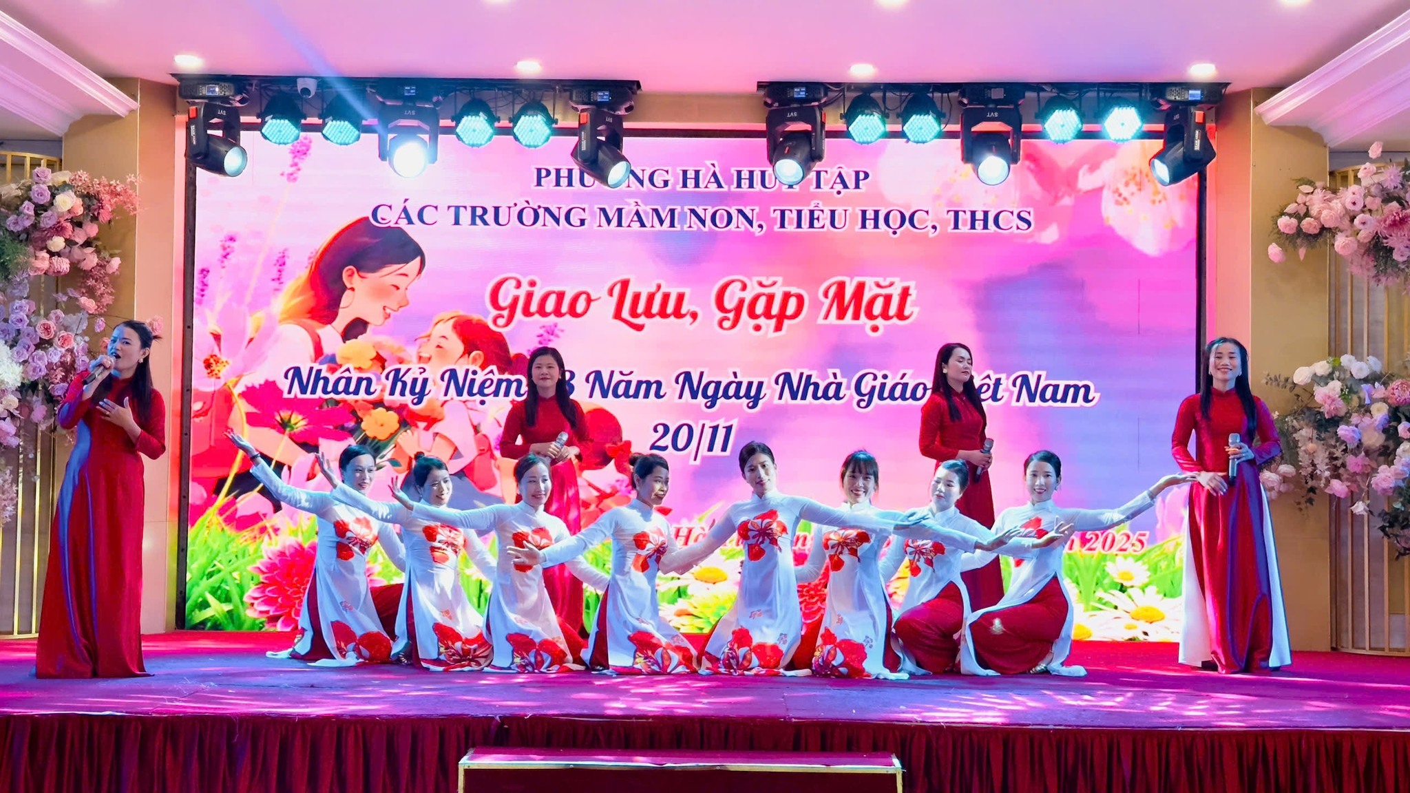 ẤM ÁP BUỔI GẶP MẶT GIAO LƯU KỶ NIỆM 43 NĂM NGÀY NHÀ GIÁO VIỆT NAM 20/11 